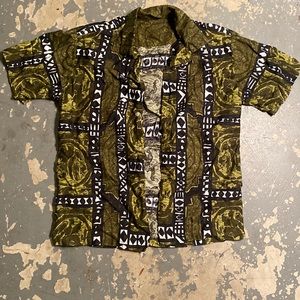 Vintage Casual Short Sleeve Button Up - Medium